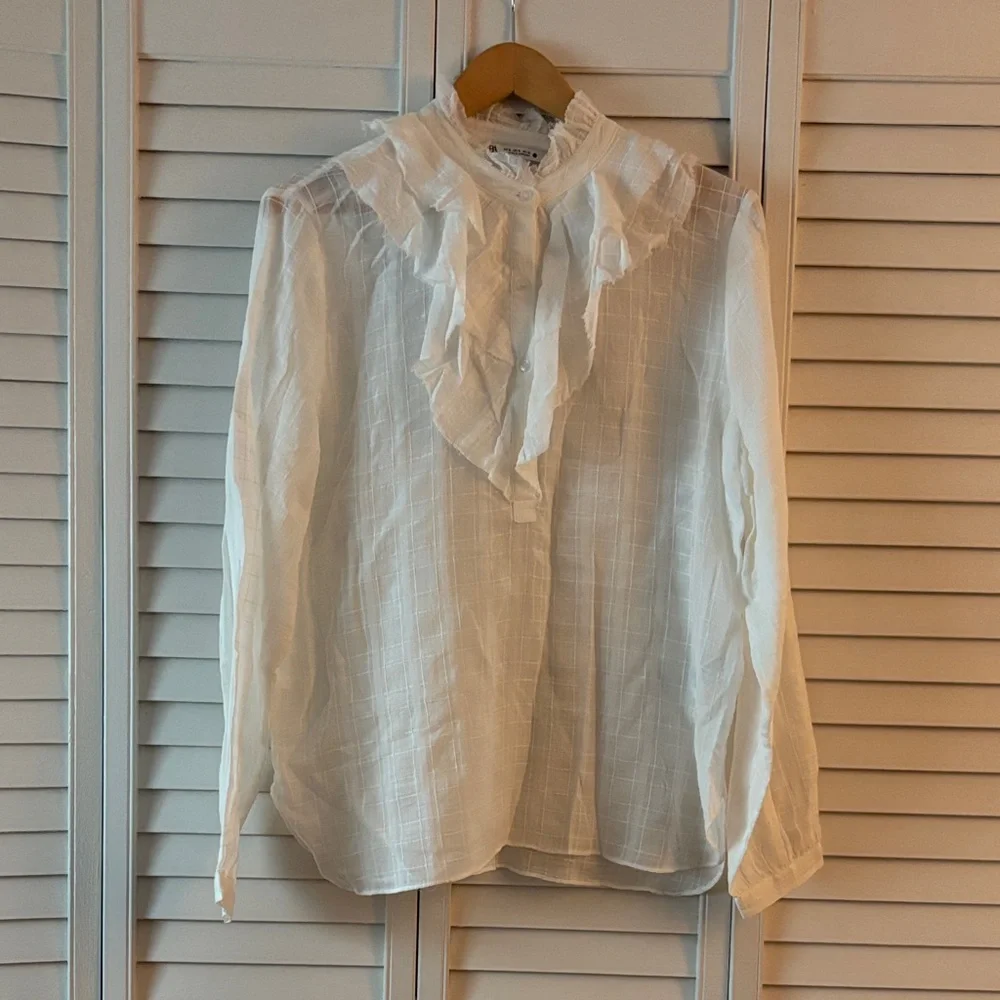 Zara White Ruffled Blouse - Picture 1 of 5